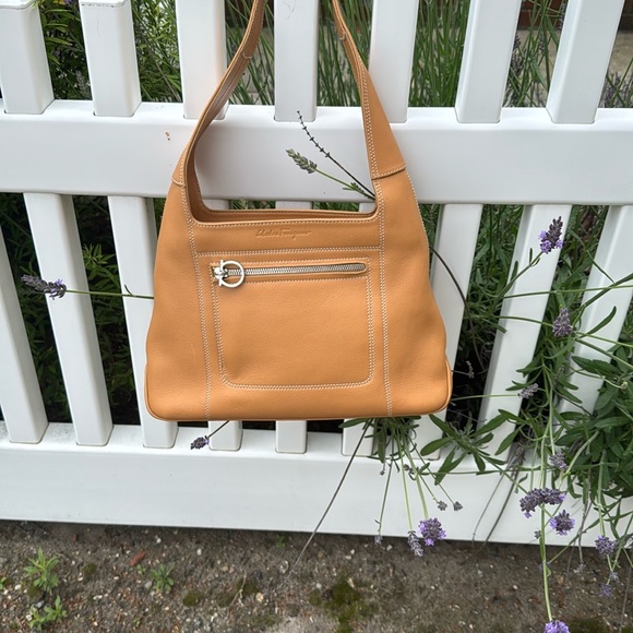 NWOT Salvatore Ferragamo Tan Pebbled Leather Shoulder Bag with Silver Hardware - Picture 15 of 16